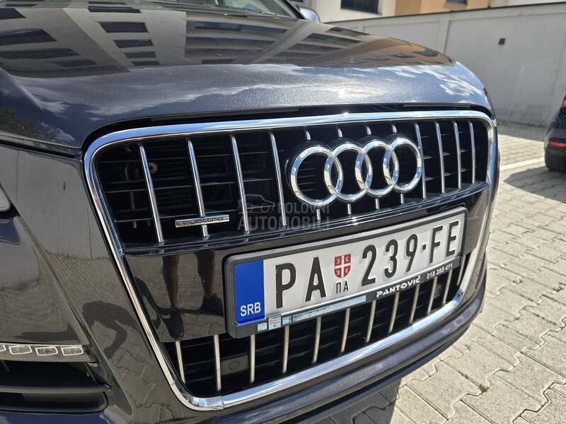 Audi Q7 