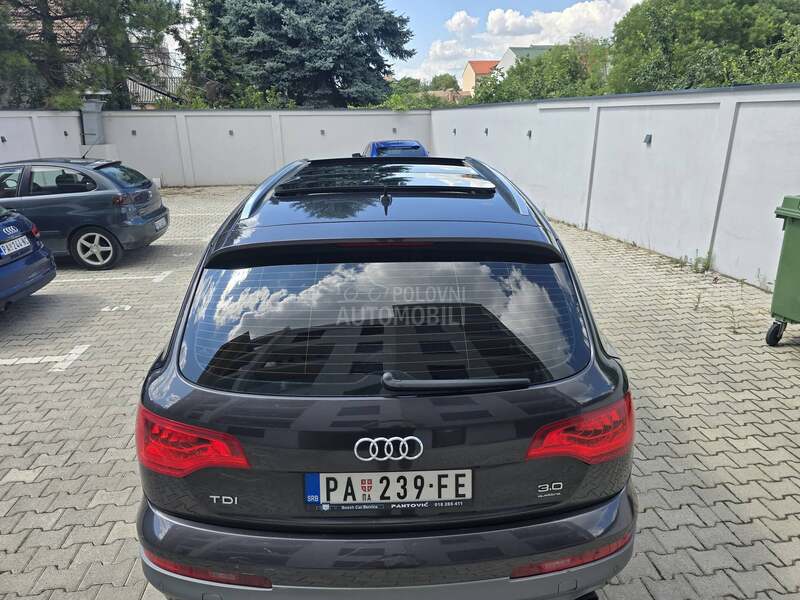 Audi Q7 