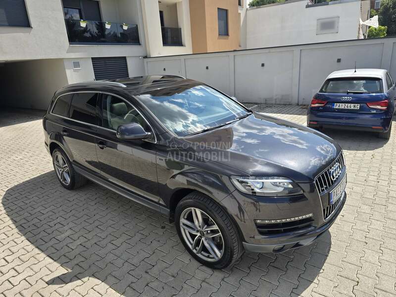 Audi Q7 