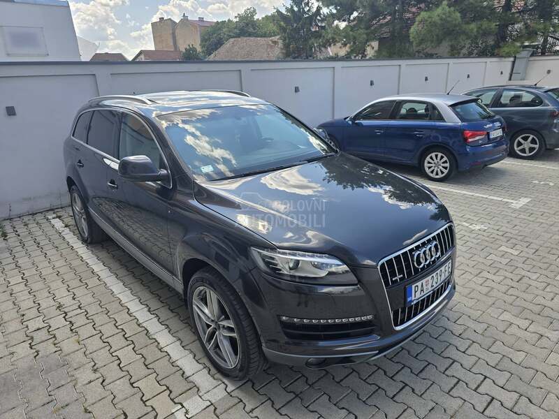 Audi Q7 