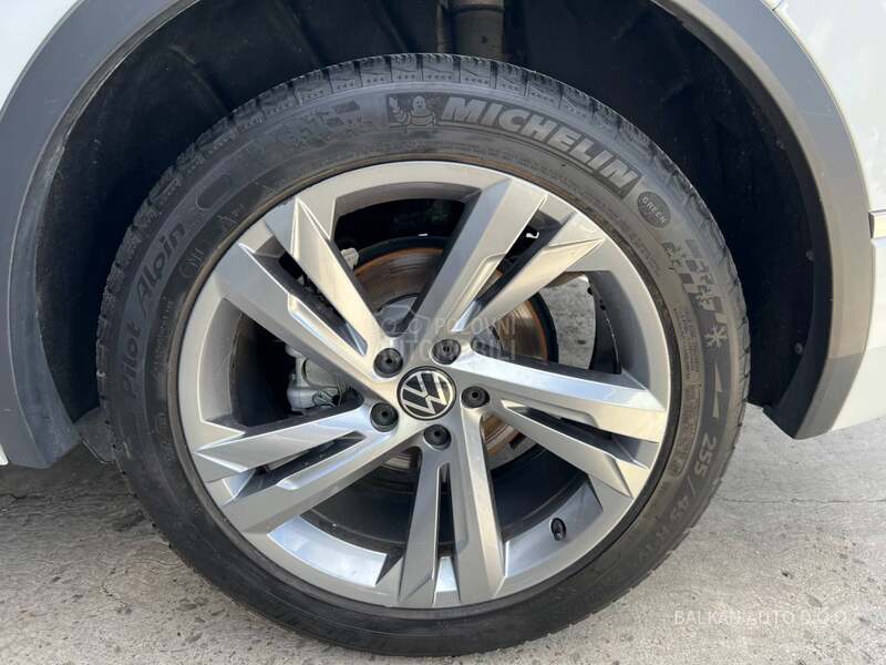 Volkswagen Tiguan 2.0 TDI/DSG/R-LINE