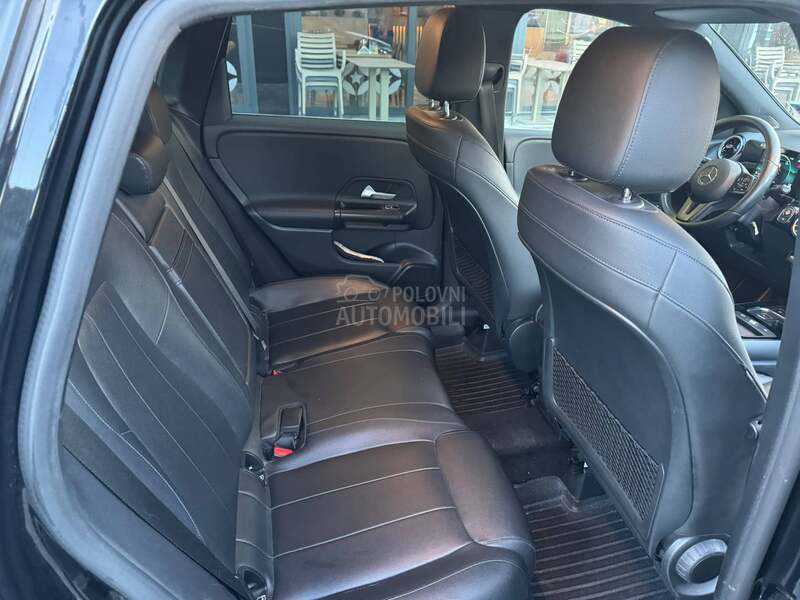 Mercedes Benz B 180 