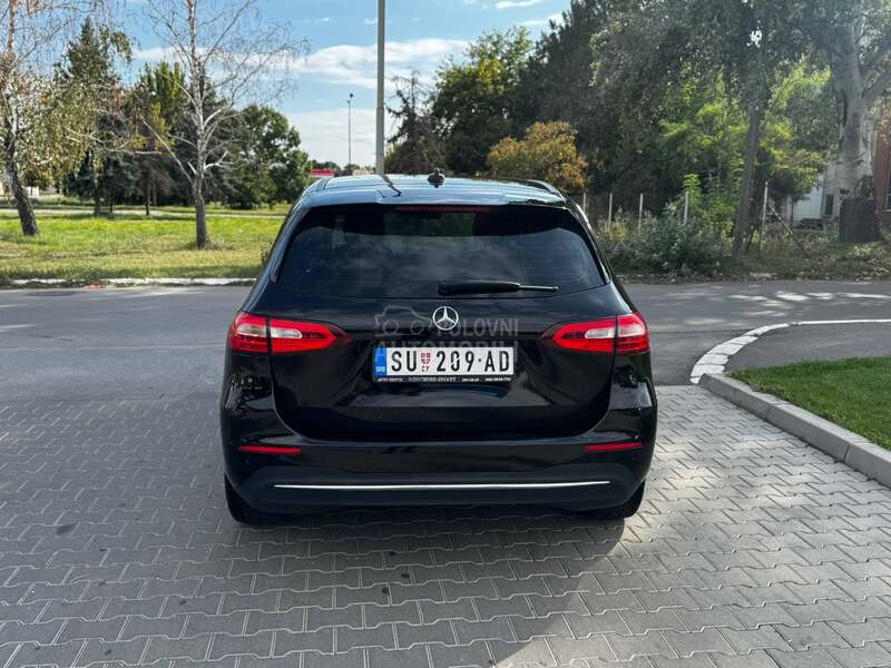 Mercedes Benz B 180 black edit/led/aut