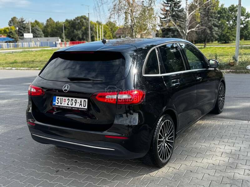 Mercedes Benz B 180 black edit/led/aut