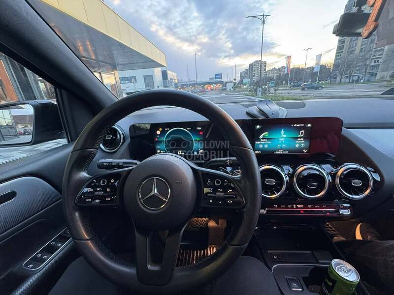 Mercedes Benz B 180 