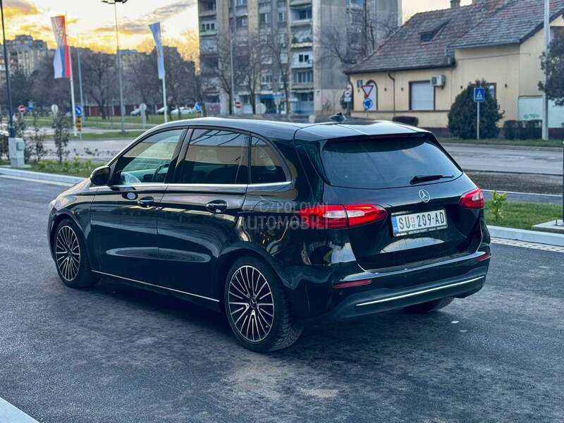 Mercedes Benz B 180 