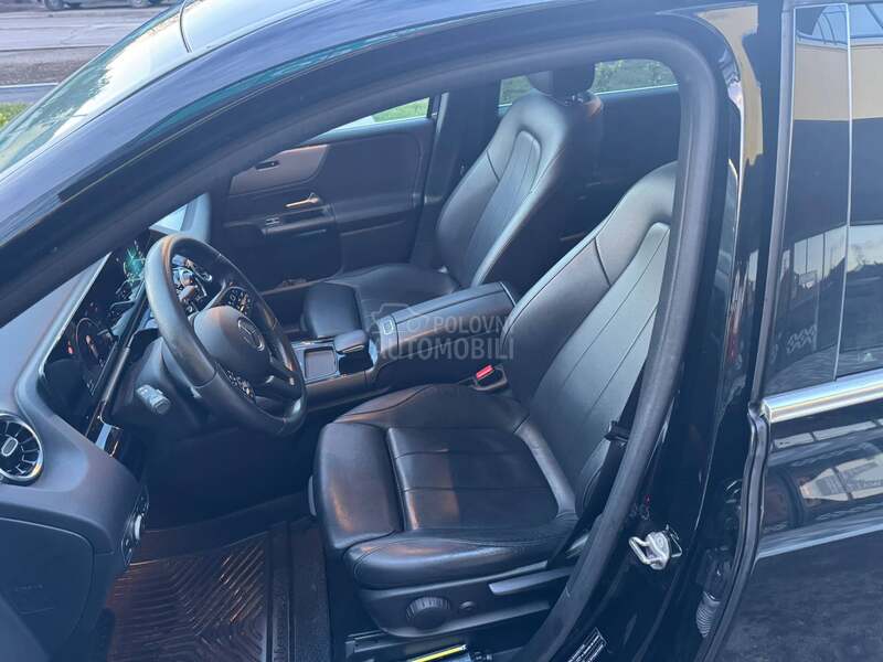 Mercedes Benz B 180 