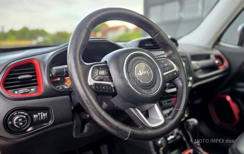 Jeep Renegade Trailhawk 4x4 CH