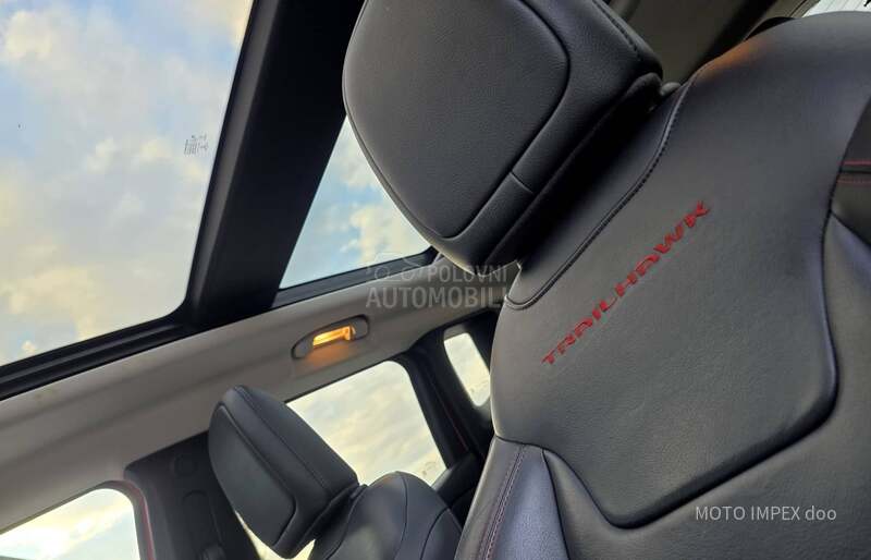 Jeep Renegade Trailhawk 4x4 CH