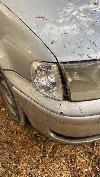 Volkswagen Polo 1.0 /   4 klipa
