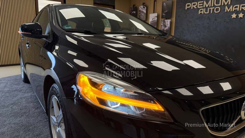 Volvo V40 //2.0 D2//RESTY/FUL