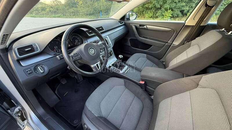 Volkswagen Passat B7 /2.0 TDI/PANO///