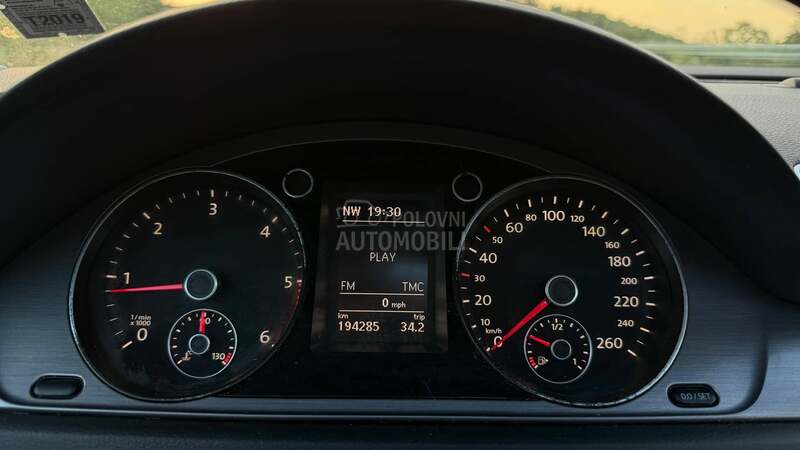 Volkswagen Passat B7 /2.0 TDI/PANO///