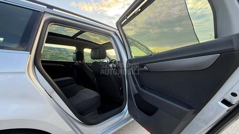 Volkswagen Passat B7 /2.0 TDI/PANO///