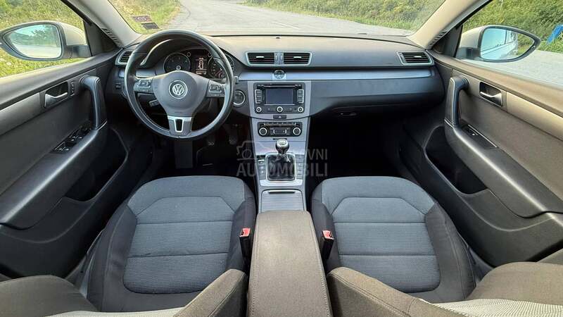 Volkswagen Passat B7 /2.0 TDI/PANO///