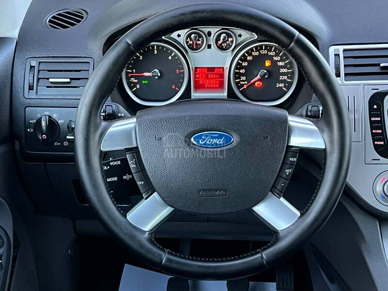 Ford Kuga 2.0 4x4 TITANIUM