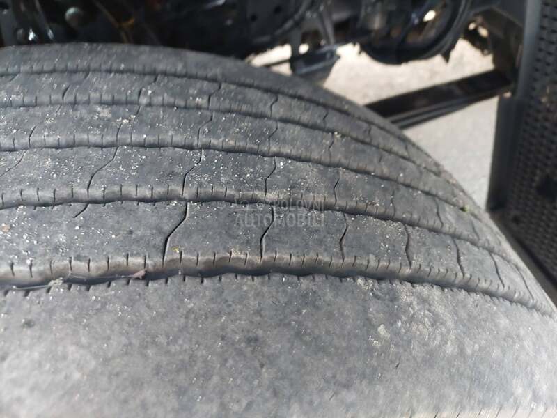 Mercedes Benz 2439  podizac kontejnera