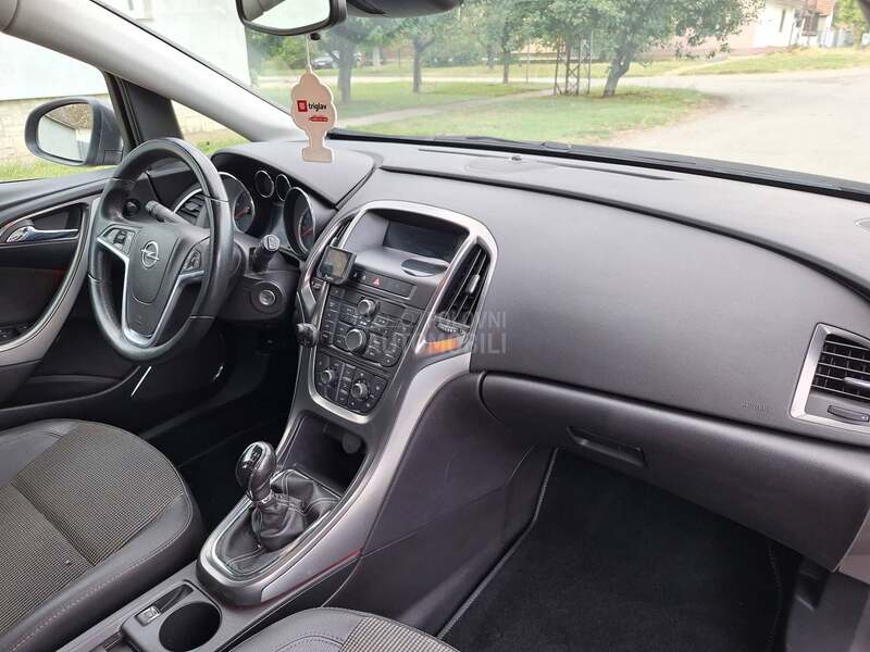 Opel Astra J 1.7 DTI,COSMO,N0V