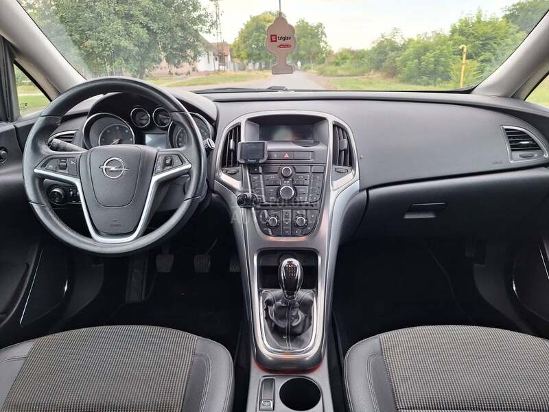 Opel Astra J 1.7 DTI,COSMO,N0V
