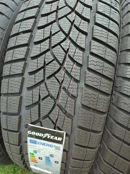 Goodyear 235/55 R19 Zimska