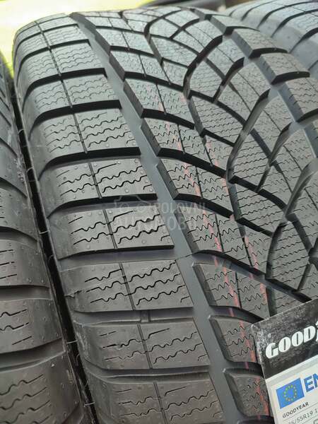 Goodyear 235/55 R19 Zimska