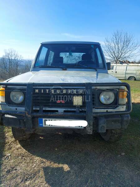 Mitsubishi Pajero PUS