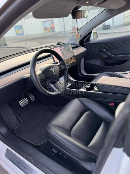 Tesla Model 3 Performance