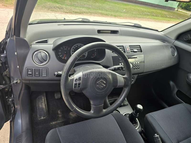 Suzuki Swift 1,3b 4x4