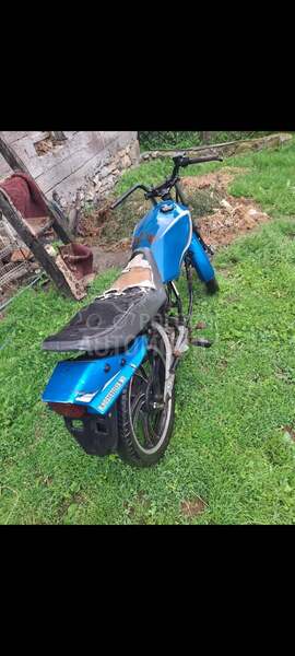 Yamaha rd125 delovi