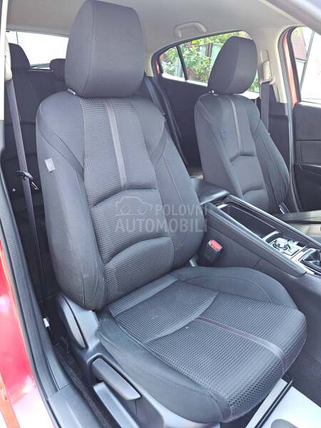 Mazda 3 2.0 REVOLUTION CH