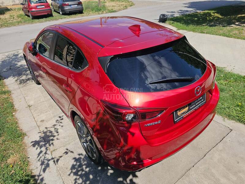 Mazda 3 2.0 REVOLUTION CH