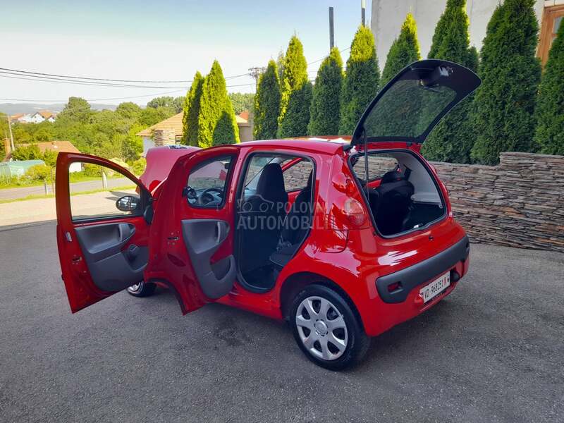 Peugeot 107 1.0 CH FUUL 3 KOM