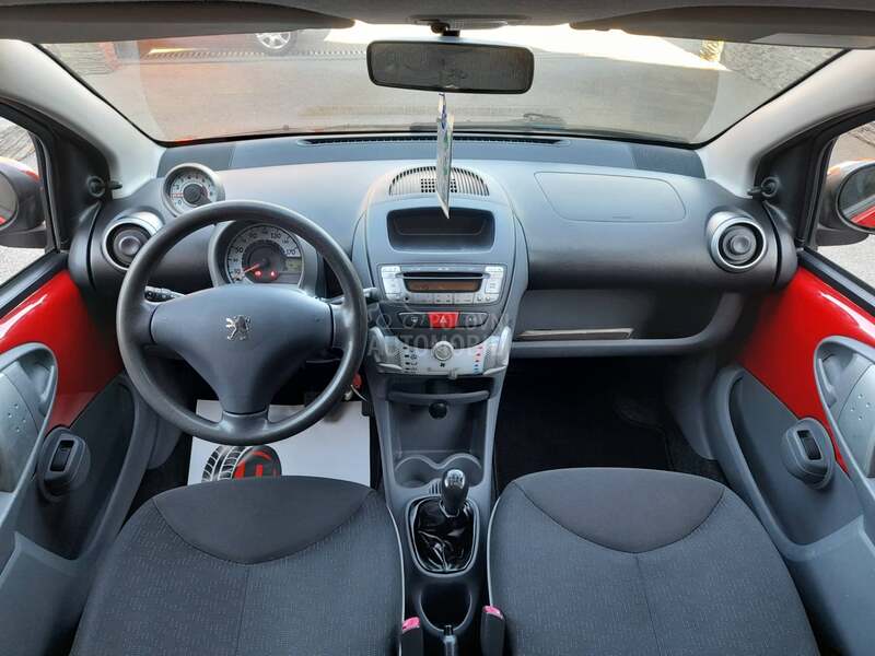 Peugeot 107 1.0 CH FUUL 3 KOM