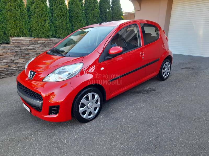 Peugeot 107 1.0 CH FUUL 3 KOM