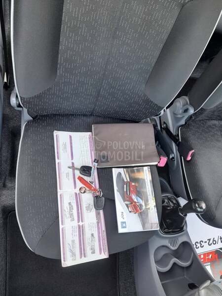 Peugeot 107 1.0 CH FUUL 3 KOM