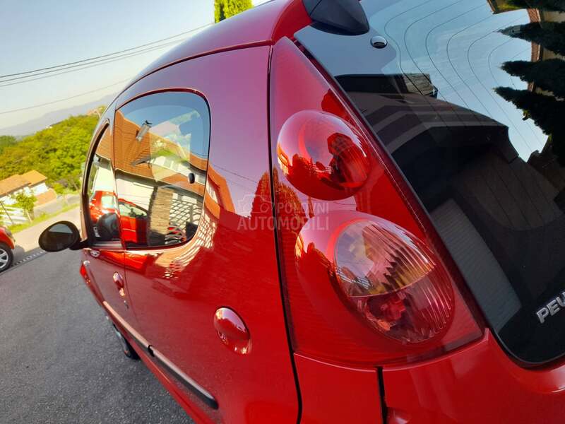 Peugeot 107 1.0 CH FUUL 3 KOM