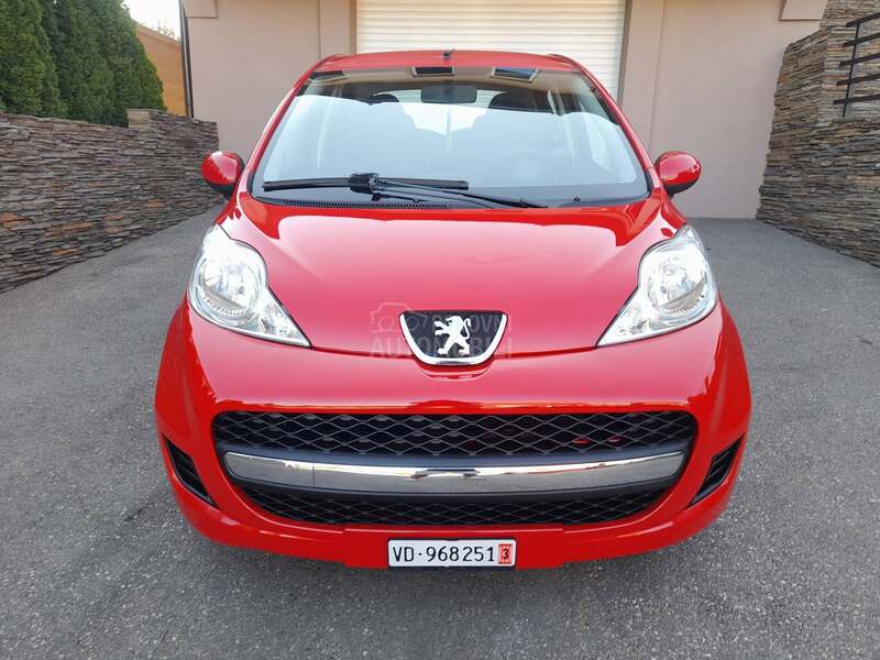 Peugeot 107 1.0 CH FUUL 3 KOM