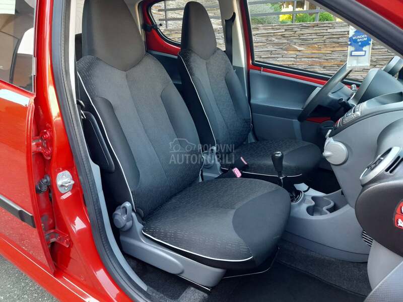 Peugeot 107 1.0 CH FUUL 3 KOM