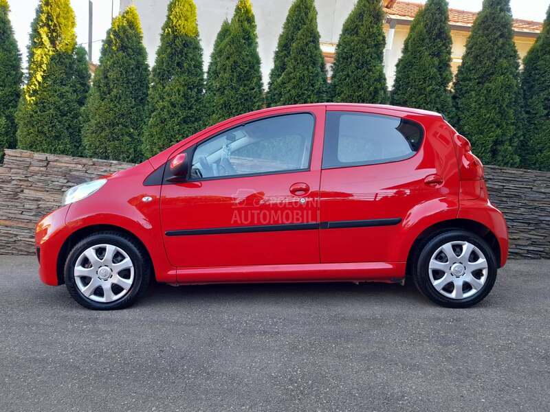 Peugeot 107 1.0 CH FUUL 3 KOM