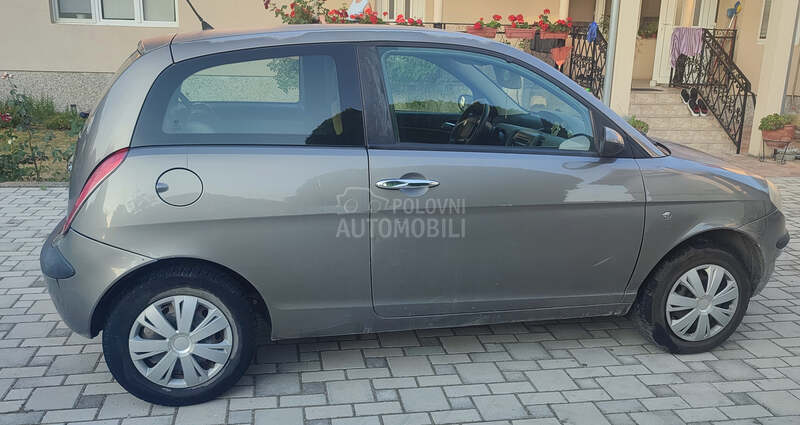 Lancia Ypsilon 
