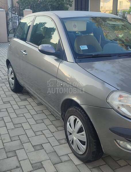 Lancia Ypsilon 