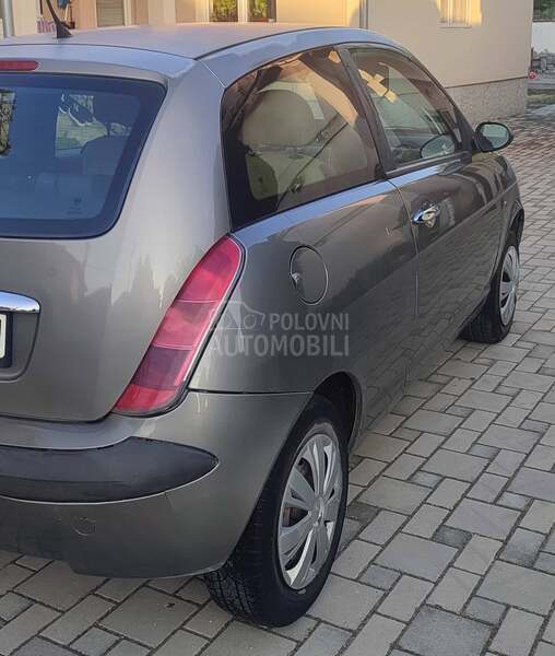 Lancia Ypsilon 