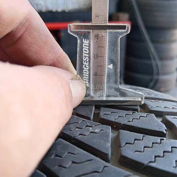 Bridgestone 235/45 R18 Zimska