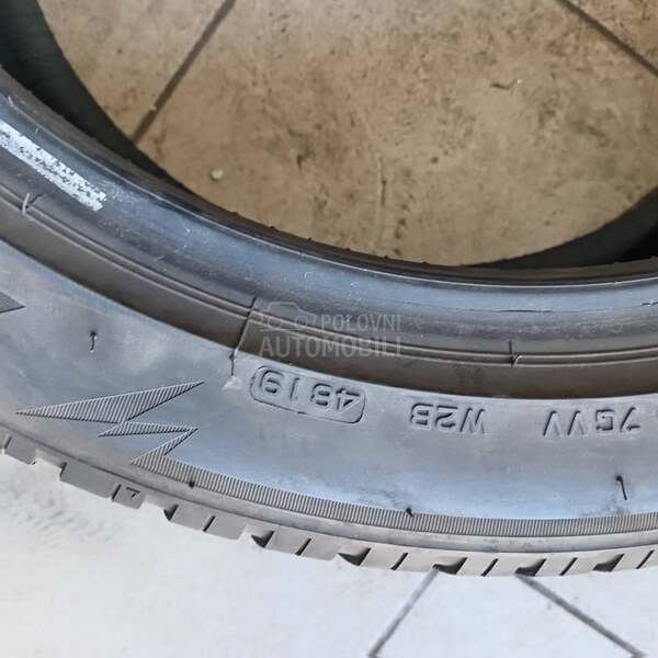 Bridgestone 235/45 R18 Zimska