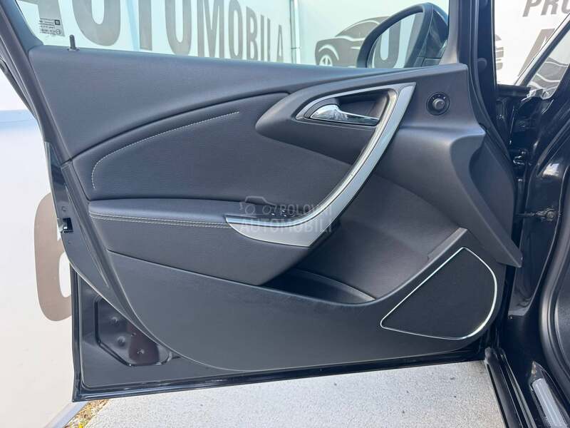 Opel Astra J XEN / KOŽA