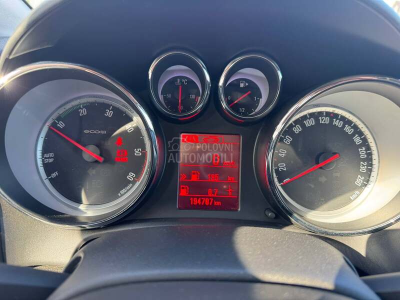 Opel Astra J XEN / KOŽA