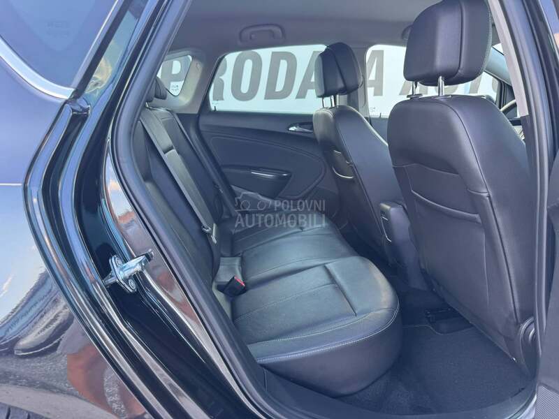 Opel Astra J XEN / KOŽA