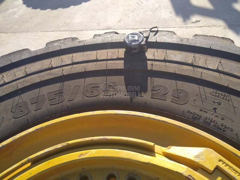Michelin 750/65 R29