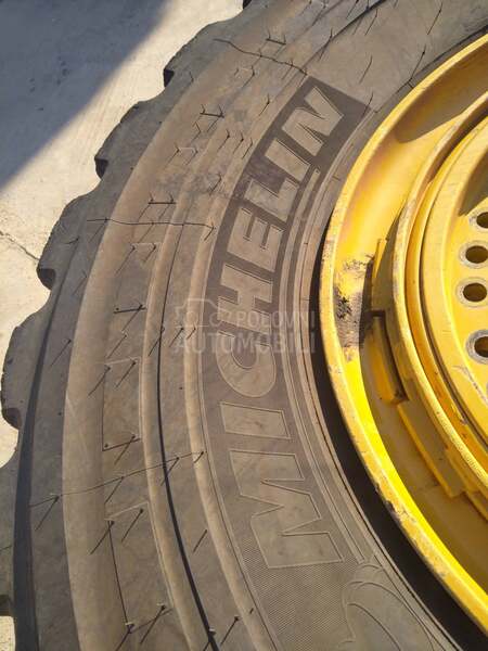Michelin 750/65 R29