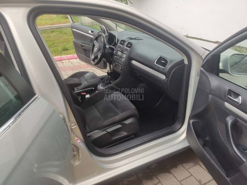 Volkswagen Golf 6 1.6 BLUEMOTION